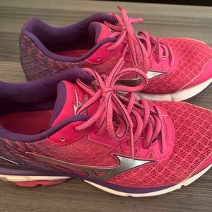 Women’s Mizuno Wave Rider 19